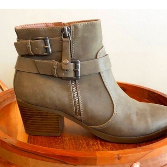 CLEARANCE Indigo Rd. Ankle Boots PERFECT STAPLE TO ANY WARDROBE - Picture 1 of 13